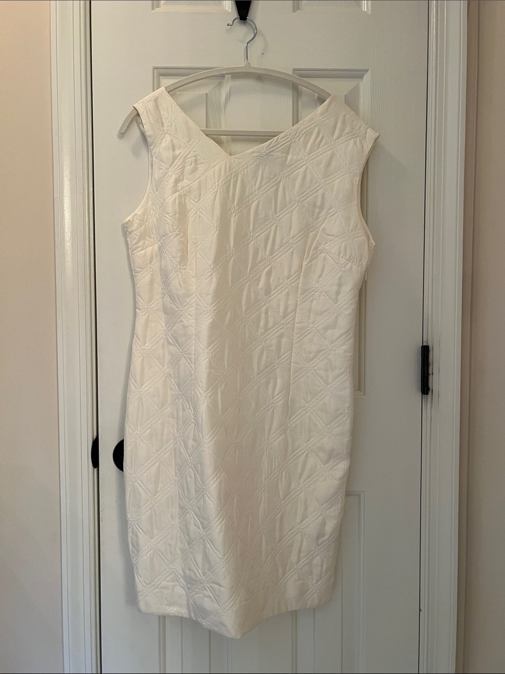 Vivienne Tam White Quilted Sleeveless sheath - Picture 6 of 7